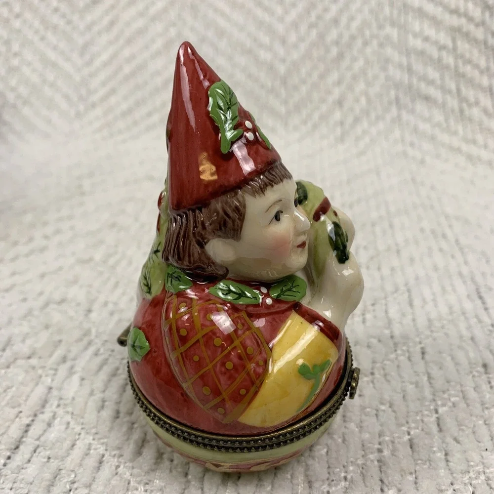Villeroy & Boch 1748 Christmas Hinged Bone China Trinket‎ Box Boy Elf Gnome